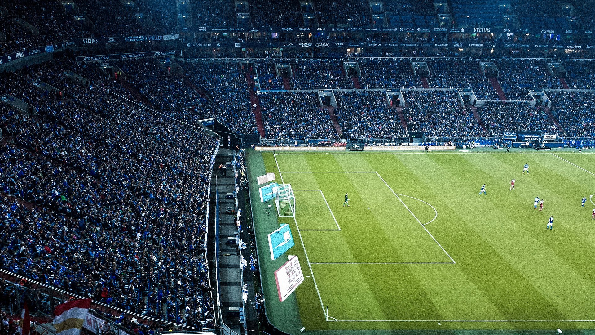 米兰双雄奋力争冠,意甲局势激烈