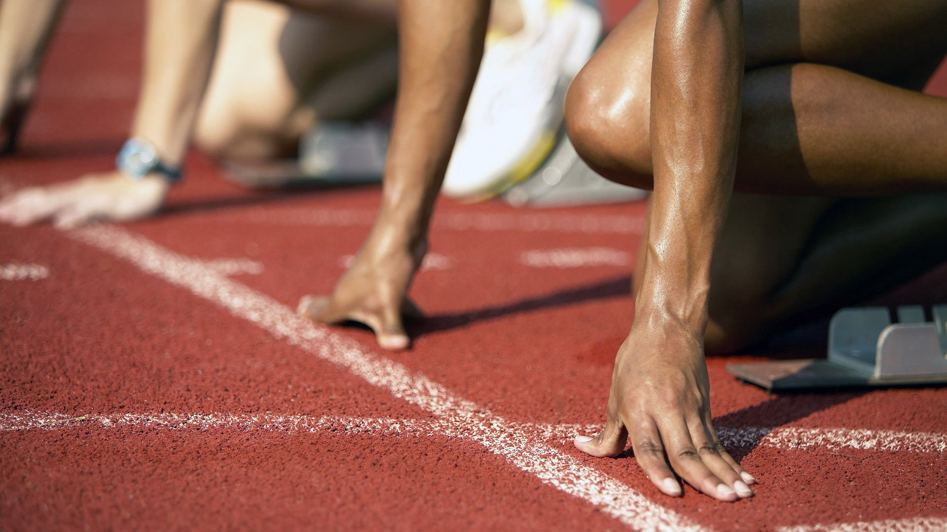 足球运动员健康管理体系不断完善，科学预防运动损伤，足球运动员的保护措施